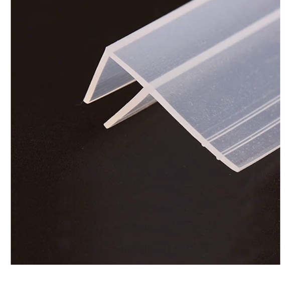 Transparent F-Shape Gap sealer - Picture 2 of 8